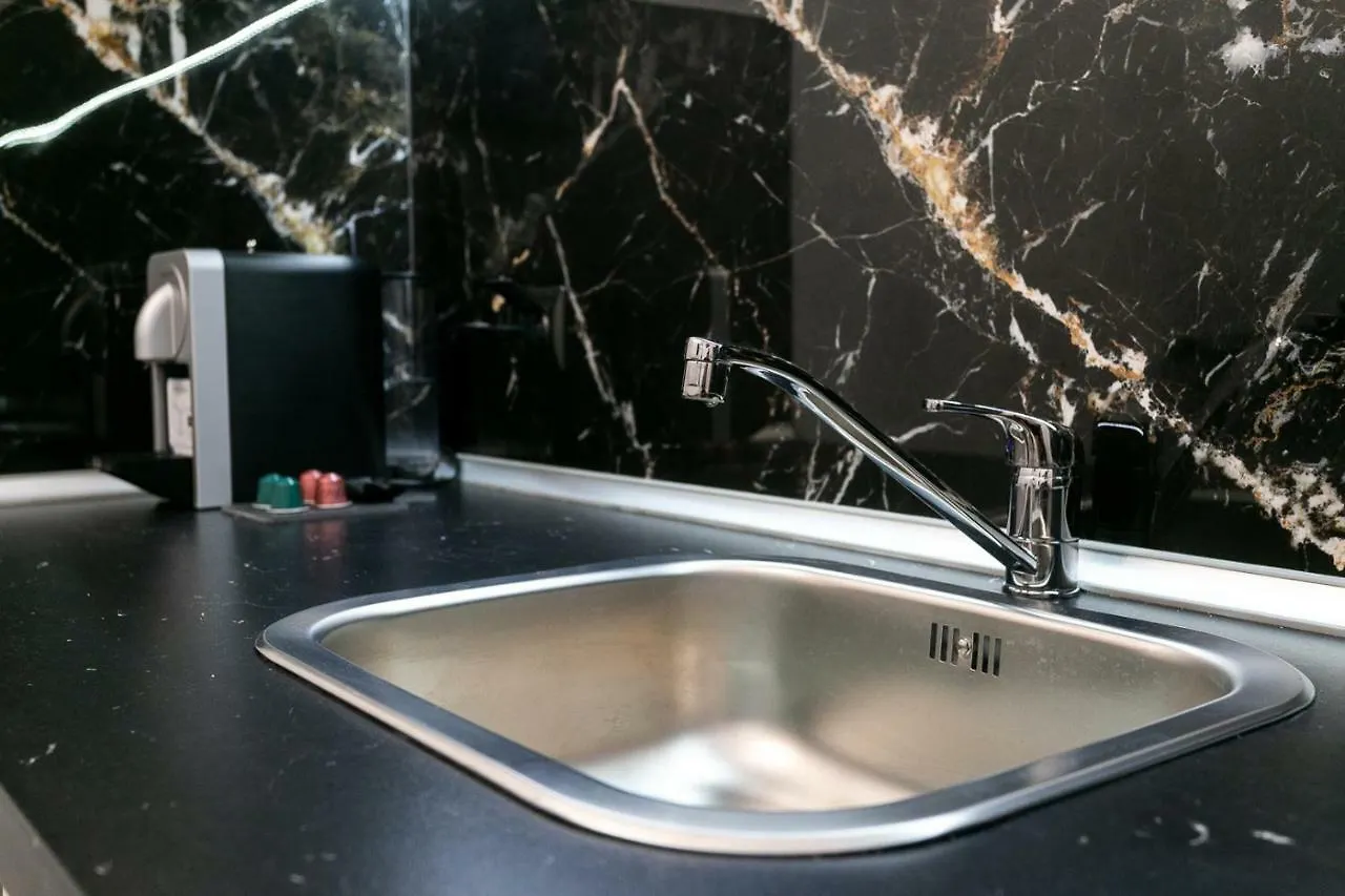 Marble Suite 40Sqm Center Ac 2Smarttv Netflix Apartment