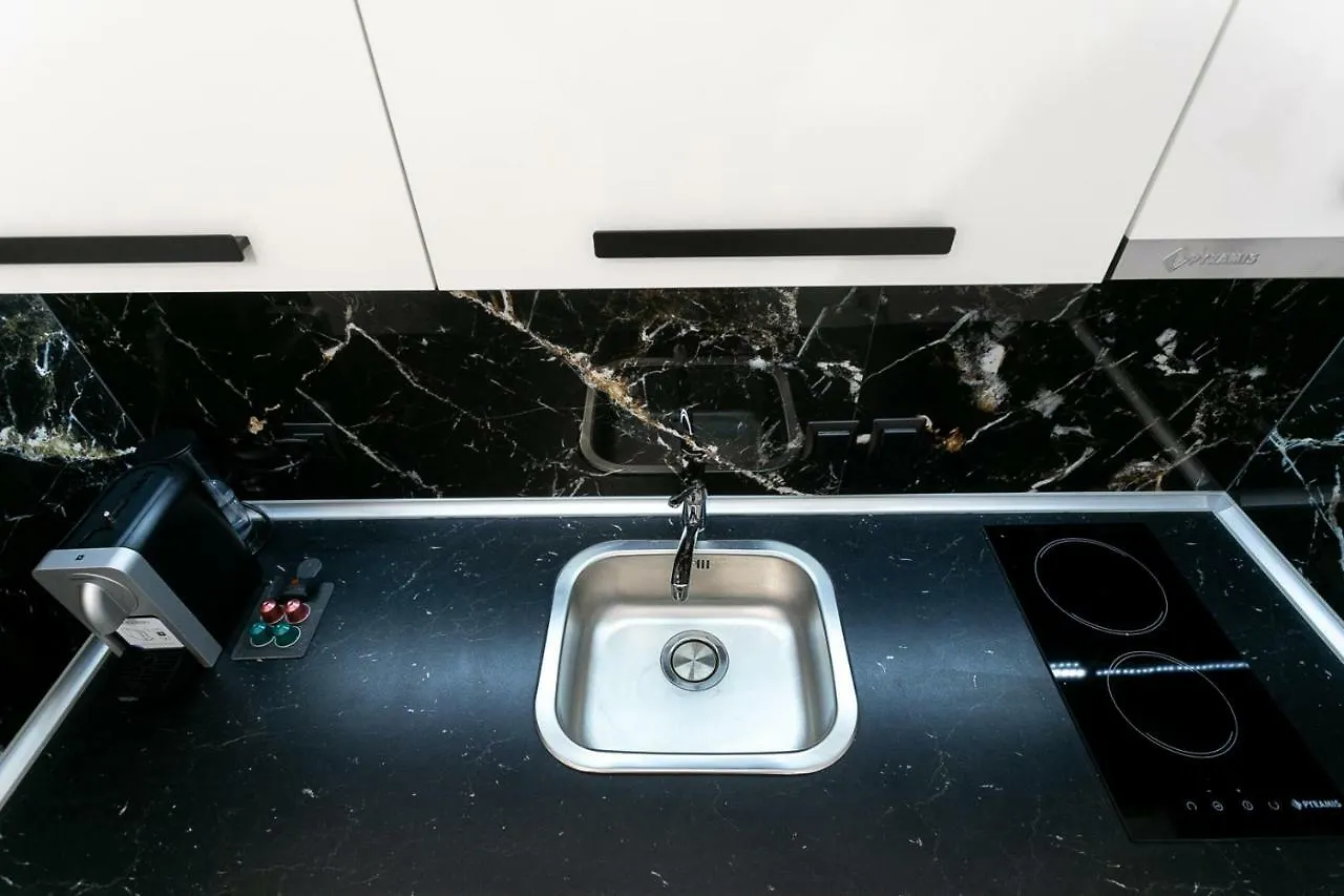 Marble Suite 40Sqm Center Ac 2Smarttv Netflix Apartment